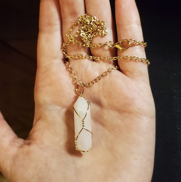 NWOT Pink Quartz Crystal Necklace - Picture 6 of 12